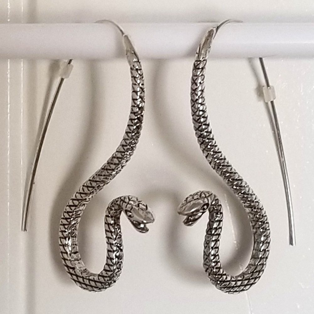 NWOT Snake Drop Earrings